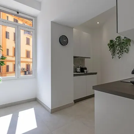 Near To Colosseum Re-house Apartment *