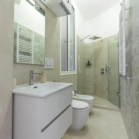 Near To Colosseum Re-house Apartment *