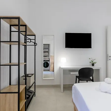 Near To Colosseum Re-house Apartment Rome
