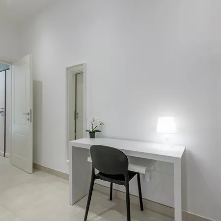 Apartment Near To Colosseum Re-house Rome