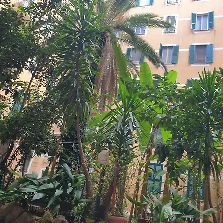 Near To Colosseum Re-house Apartment Rome